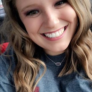Meet your Posher, Cierra
